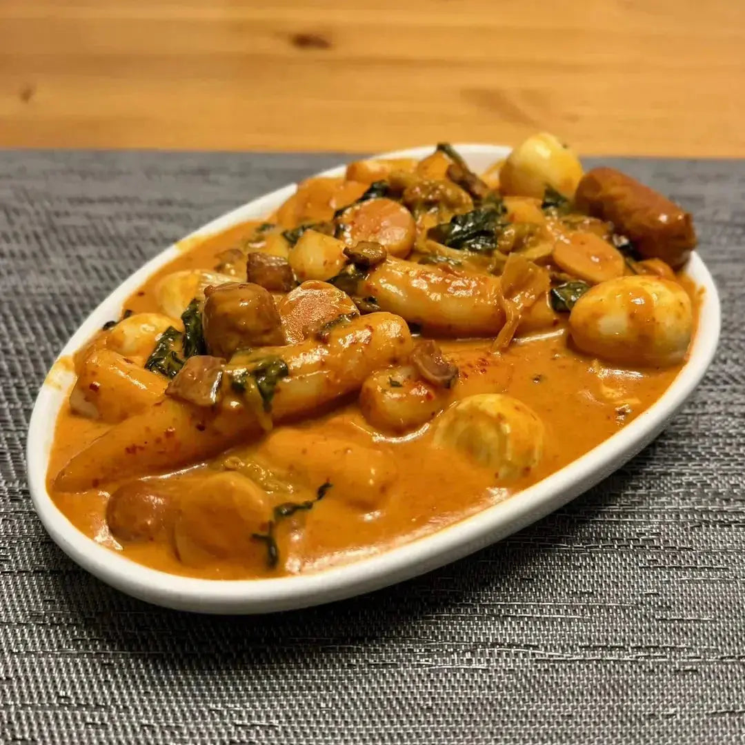 Rose Tteokbokki: The Creamy Korean Street Food You Need to Try! Slurp First Crunch Later