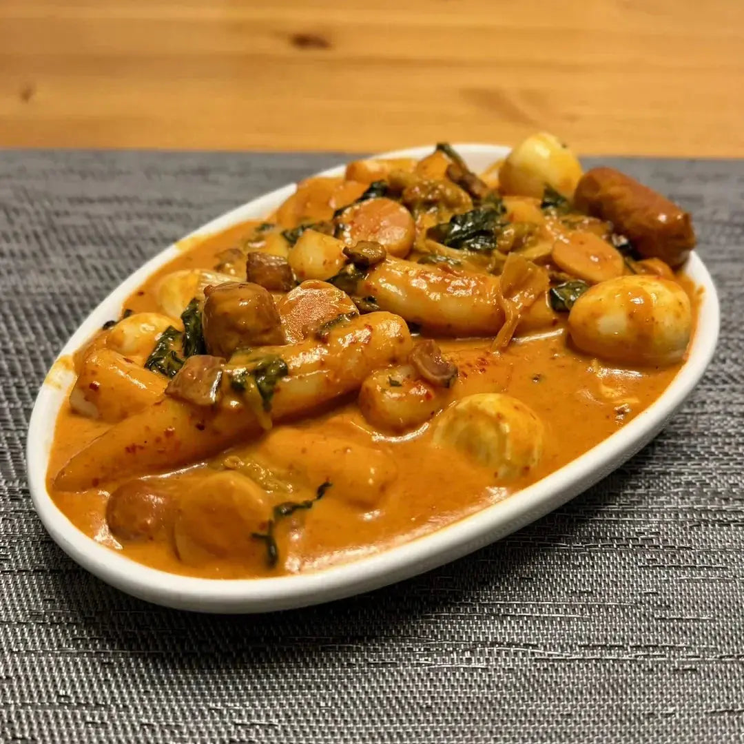 Rose Tteokbokki: The Creamy Korean Street Food You Need to Try! Slurp First Crunch Later