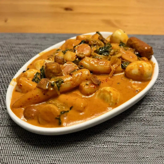 Rose Tteokbokki: The Creamy Korean Street Food You Need to Try! Slurp First Crunch Later